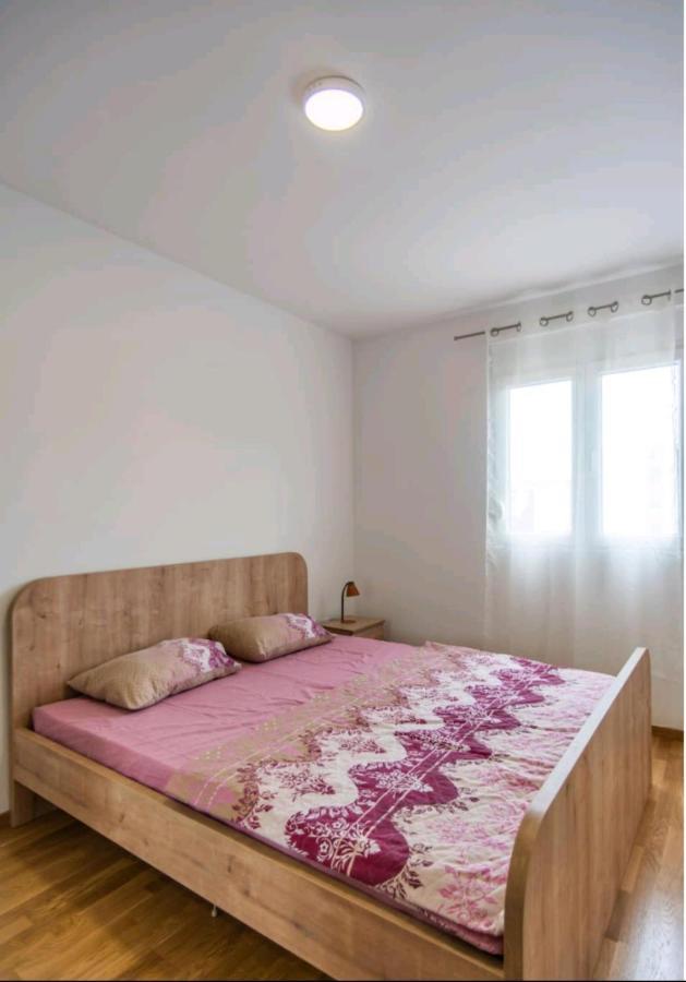 Sunny Hill Suite Ljubovic Podgorica Eksteriør bilde